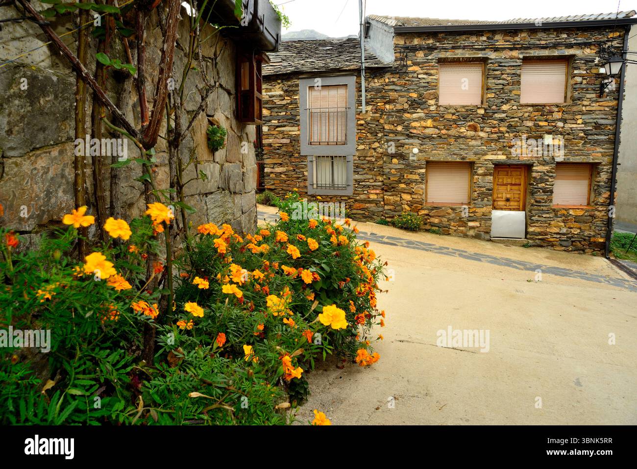 Città collinare di Valverde de los Arroyos, Guadalajara, Spagna Foto Stock