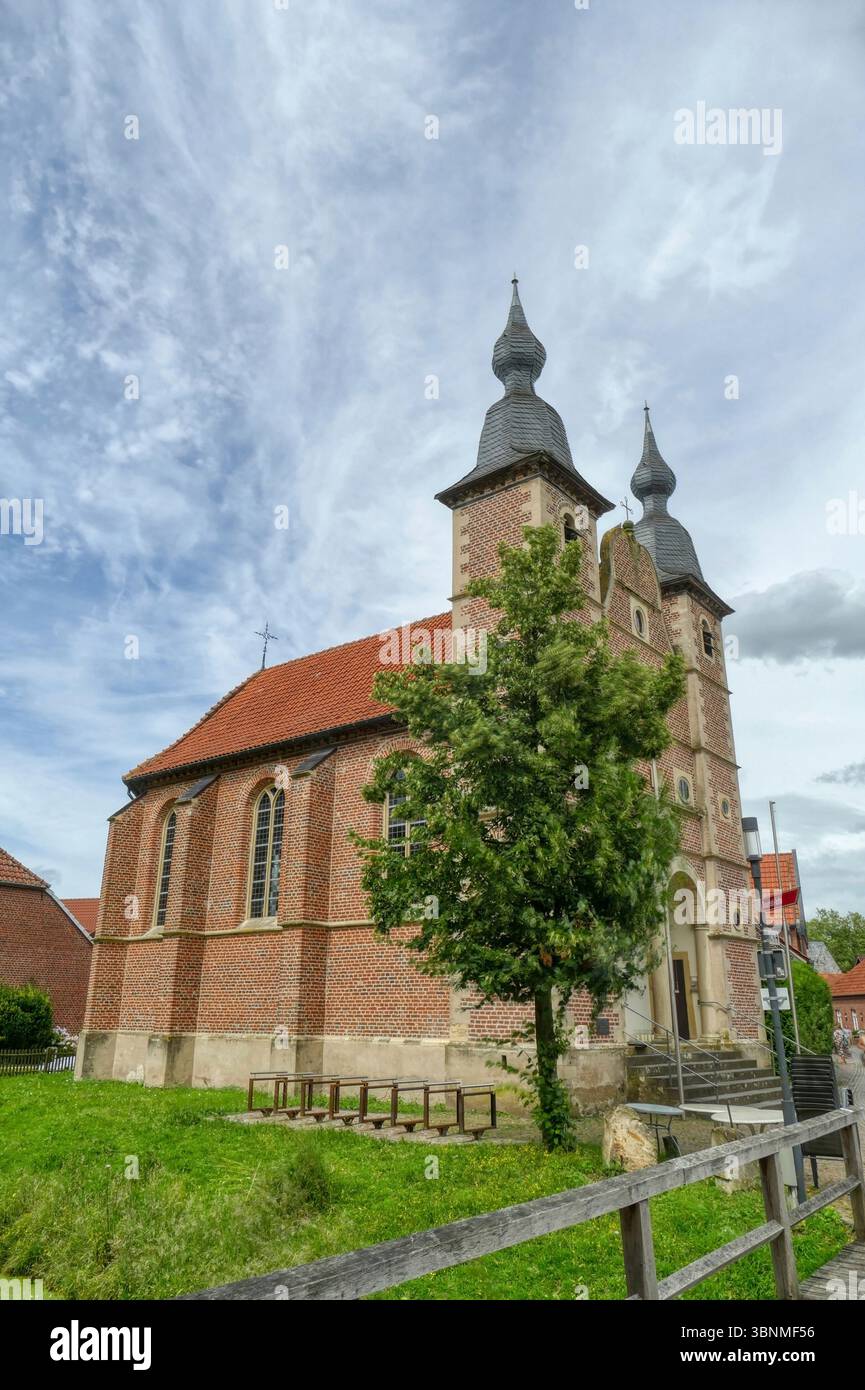 Chiesa storica con due torri a Raesfeld Foto Stock