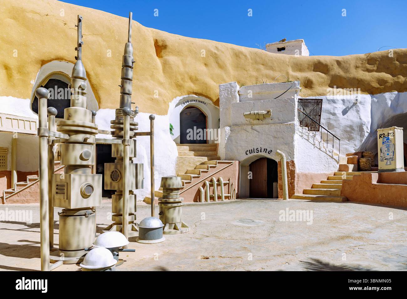 Abitazioni troglodite (abitazioni rupestri) e Museo Guerre stellari a Matmata, Tunisia Foto Stock