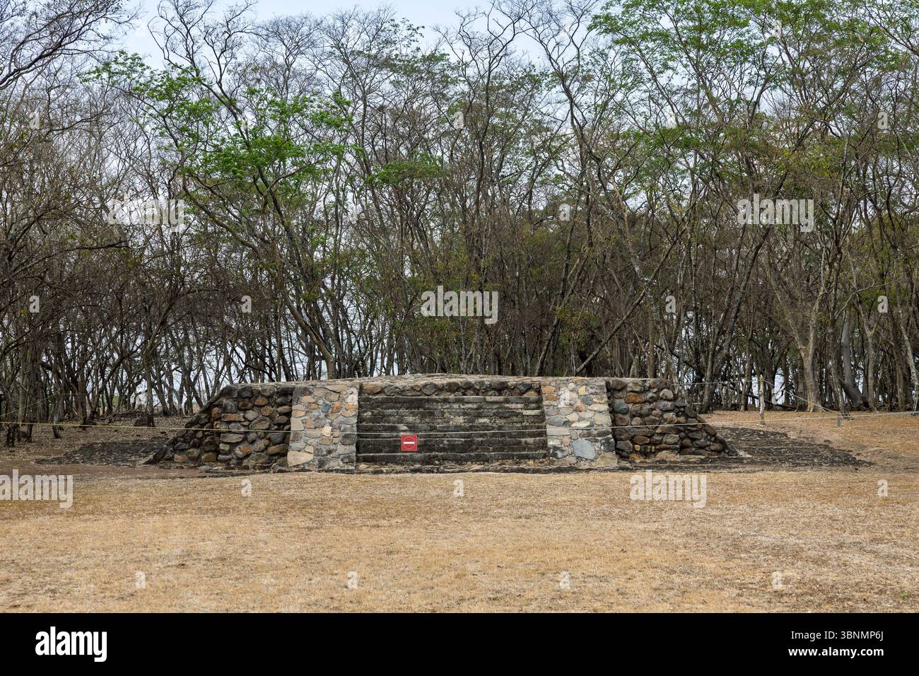 Piccolo tempio, sito archeologico di Cihuatan, El Salvador Foto Stock
