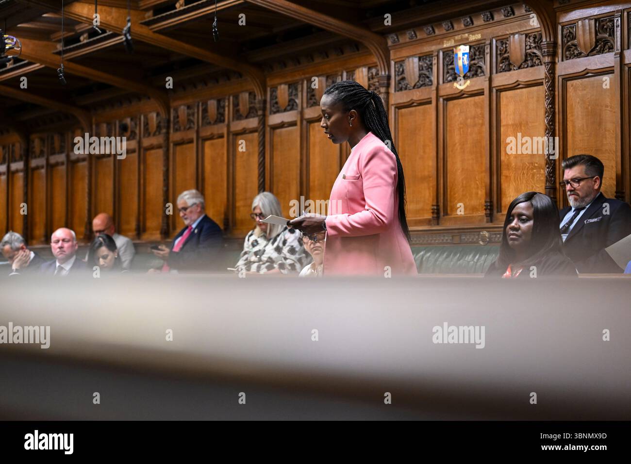 UN SOLO USO EDITORIALE. NESSUNA VENDITA. NESSUNA ARCHIVIAZIONE. NON ALTERARE O MANIPOLARE. NESSUN UTILIZZO SUI SOCIAL MEDIA SE NON CONCORDATO DA UN SERVIZIO FOTOGRAFICO SPECIFICO. CREDITO OBBLIGATORIO: House of Commons Handout foto rilasciata dalla camera dei comuni di Firenze deputato Eshalomi che parla alla camera dei comuni di Londra, come Segretario di Stato per la salute e l'assistenza sociale Wes Streeting annuncia il suo piano sanitario di 10 anni per l'Inghilterra. Data di pubblicazione: Giovedì 3 luglio 2025. Foto Stock