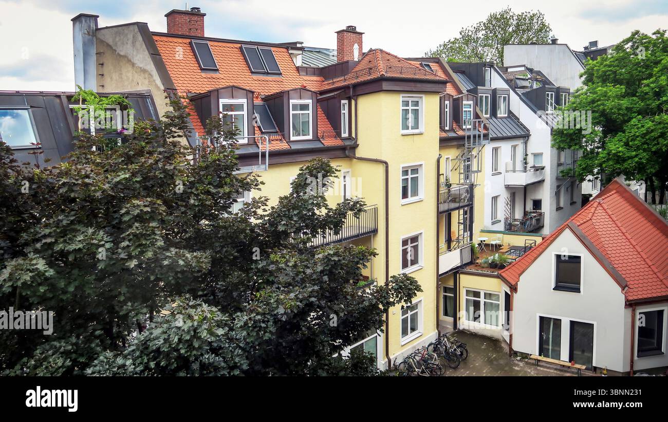 Atmosfera da cortile nel quartiere dei macelli di Monaco Foto Stock
