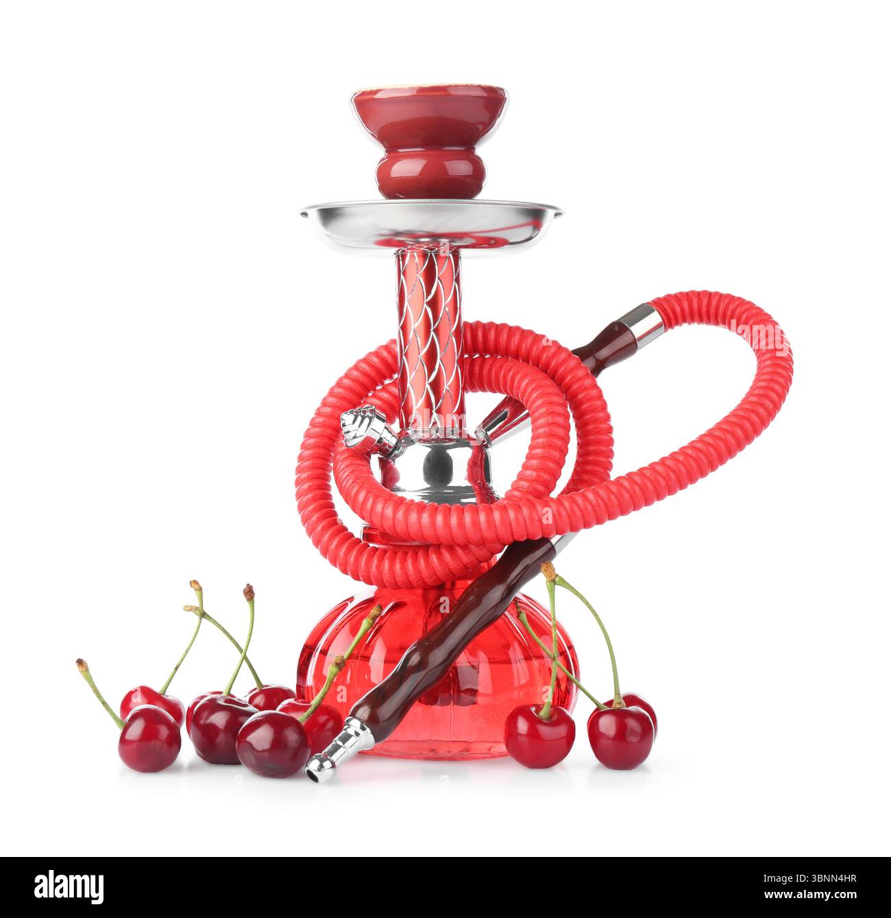 Rosso tradizionale narghilè e ciliegie isolate sul bianco Foto Stock