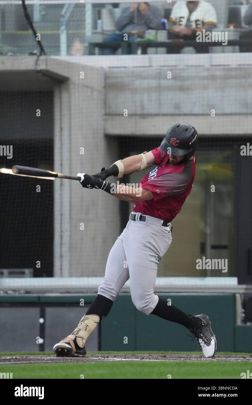 Giugno 212025: Bryce Eldridge (14), prima base di Sacramento, ottiene un successo durante la partita con Sacramento River Cats e Salt Lake Bees tenutasi al Ballpark di America First Square nel South Jordan Ut. David Seelig/Cal Sport medi (immagine di credito: © David Seelig/Cal Sport Media/Cal Sport Media) (immagine di credito: © David Seelig/Cal Sport Media/Cal Sport Media) Foto Stock