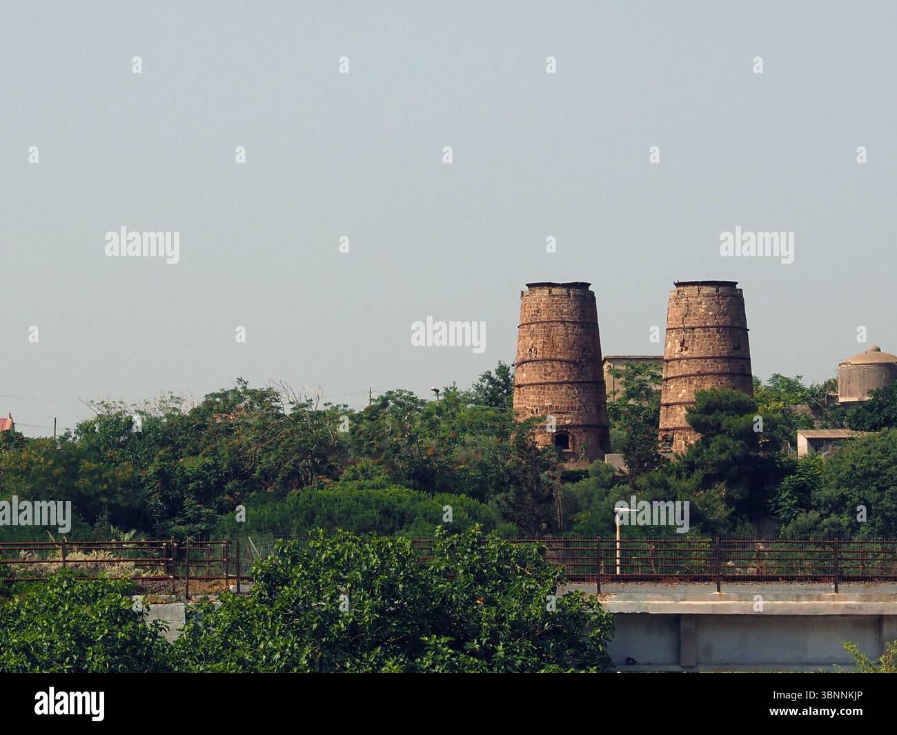 Porto Torres, Sardegna, Italia. Vecchia fabbrica Foto Stock
