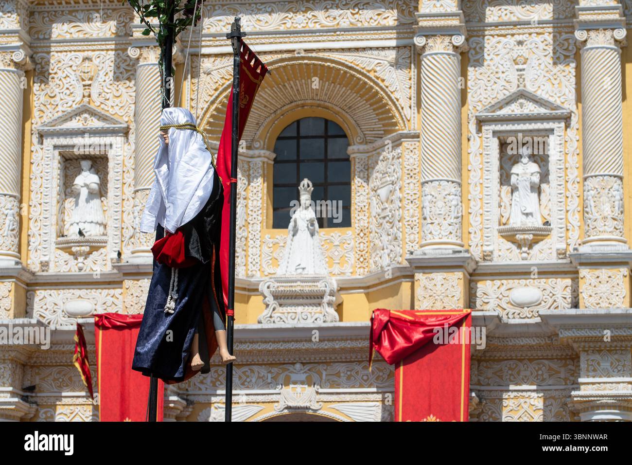 Semana Santa enfrente de la Iglesia De la Merced en la Antigua Guatemala Hoy Week celebrazioni di fronte alla Chiesa la Merced ad Antigua Guatemala Foto Stock