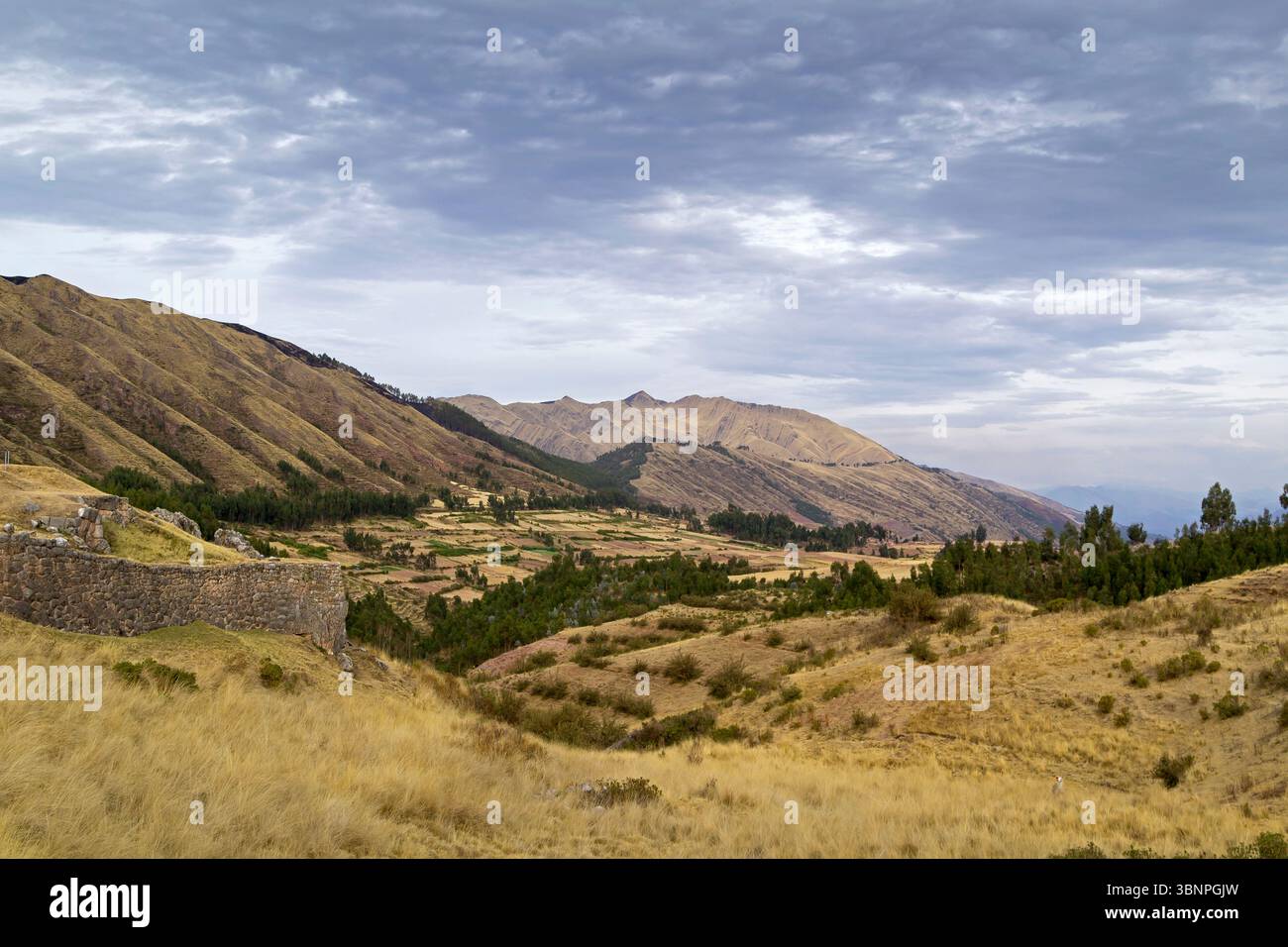 Una visita al sito archeologico Q'enco, alla Valle Sacra, a Cusco, a Perú Foto Stock