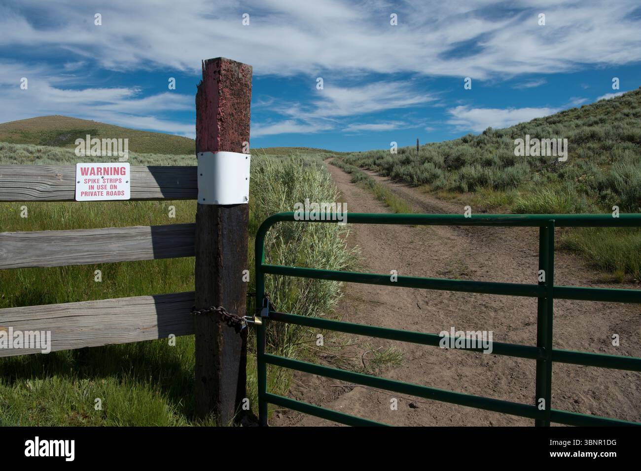 Nessun segnale di violazione su strada privata vicino a terreni pubblici nell'Idaho centro-meridionale Foto Stock