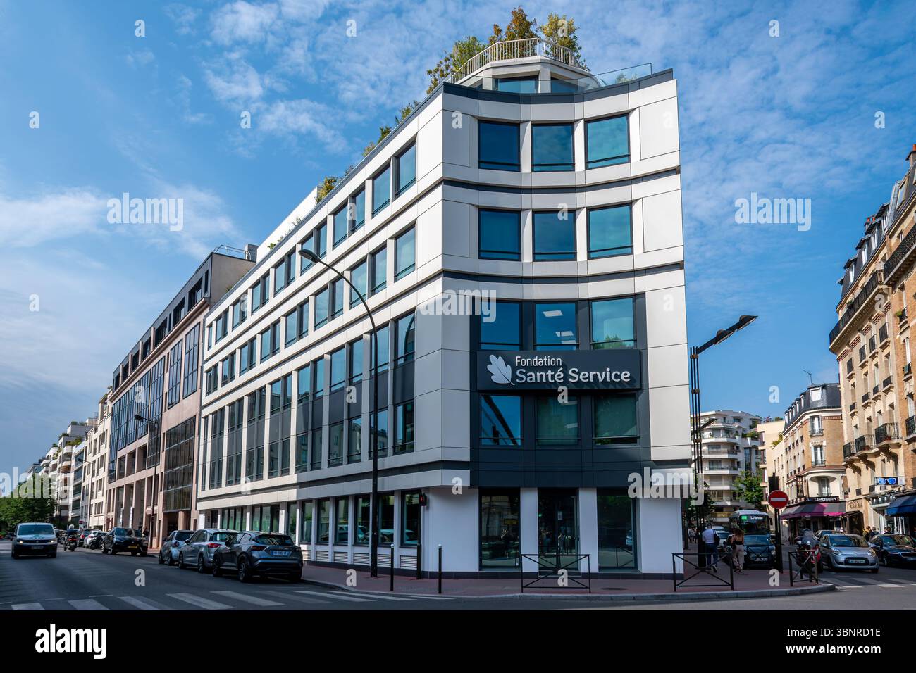 Headquerters della Fondation Santé Service, una struttura sanitaria specializzata in ricovero domiciliare e assistenza infermieristica, Levallois-Perret, Francia Foto Stock