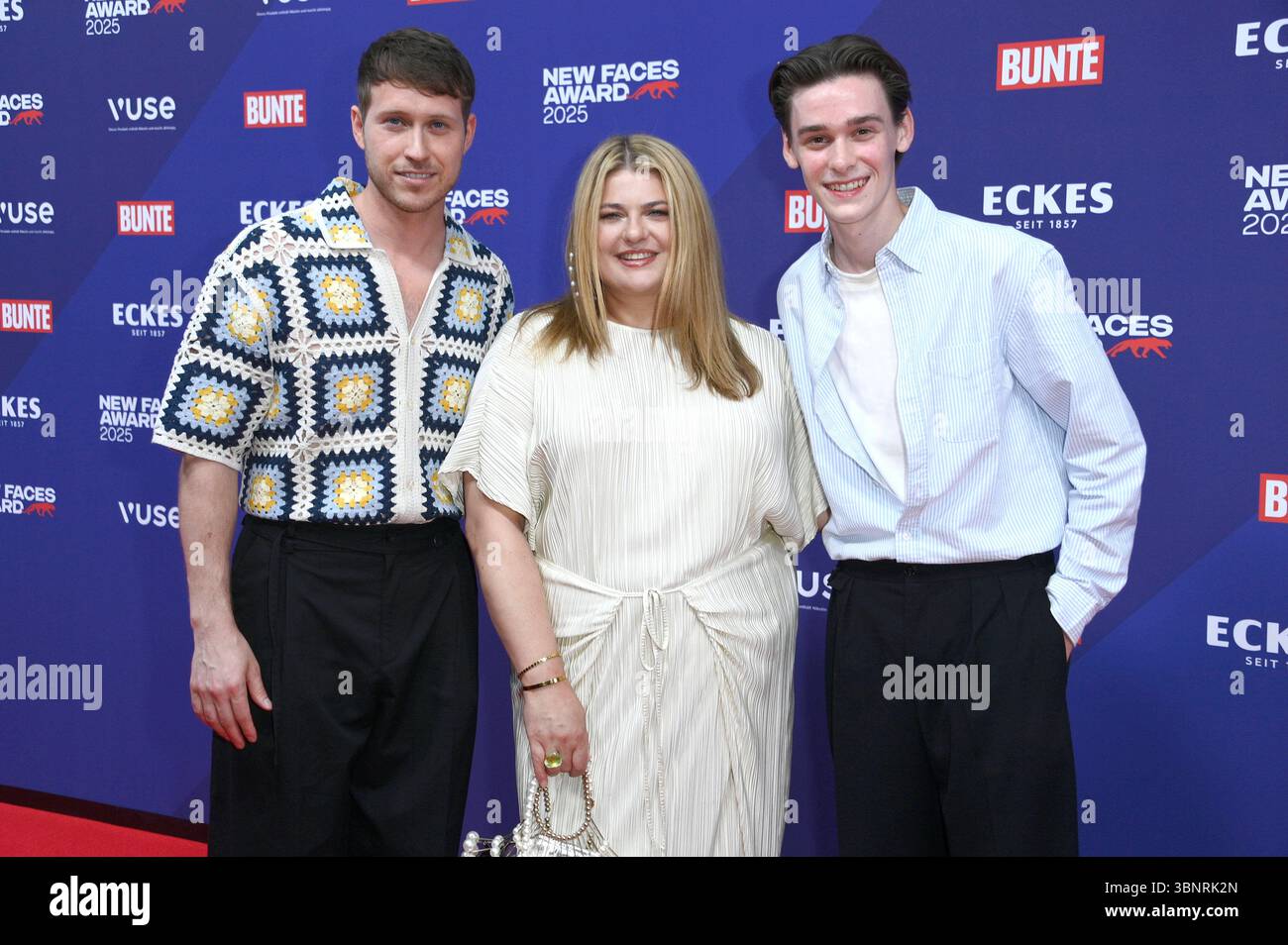 Sebastiano Schweitzer, Alina Wichmann e Mike Leon Lichtenberg bei der Verleihung der Bunte New Faces Awards Style 2025 im Telegraphenamt. Berlino, 03.07.2025 *** Sebastiano Schweitzer, Alina Wichmann e Mike Leon Lichtenberg alla presentazione del Bunte New Faces Awards Style 2025 al Telegraphenamt Berlin, 03 07 2025 foto:Xn.xKubelkax/xFuturexImagex faces_5812 Foto Stock