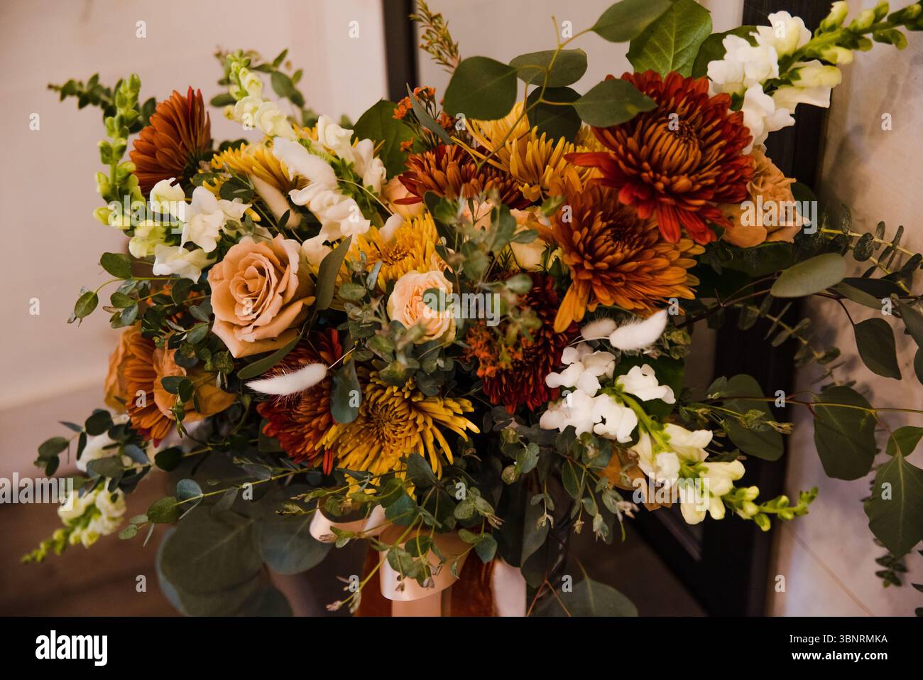 Bouquet nuziale in stile rustico autunnale Foto Stock