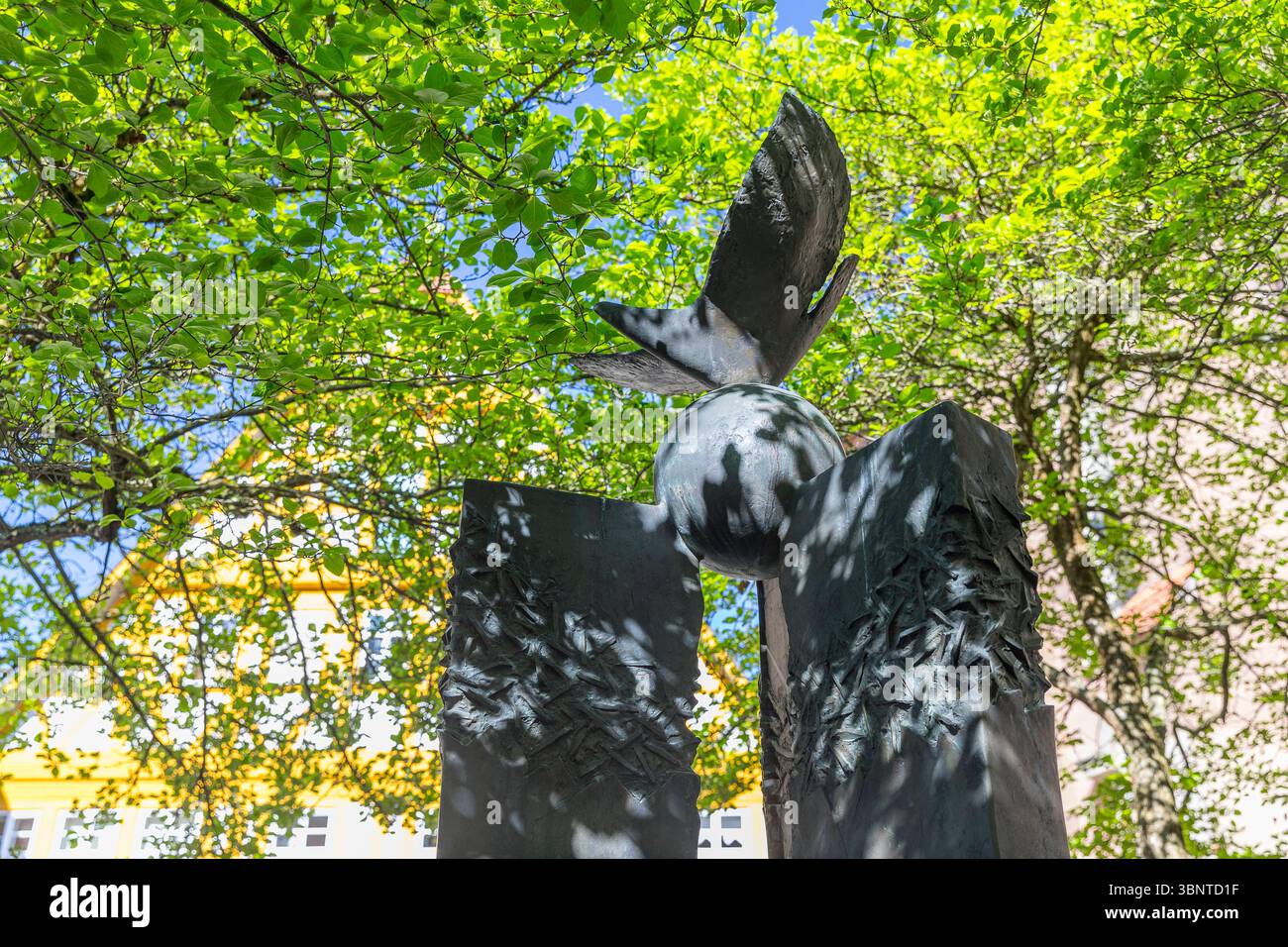 Dreieinigkeitsbrunnen an der Stadtkirche St. Kilian, Bad Windsheim, Bayern, Deutschland *** Fontana della Trinità nella chiesa cittadina di San Kiliano, Bad Win Foto Stock