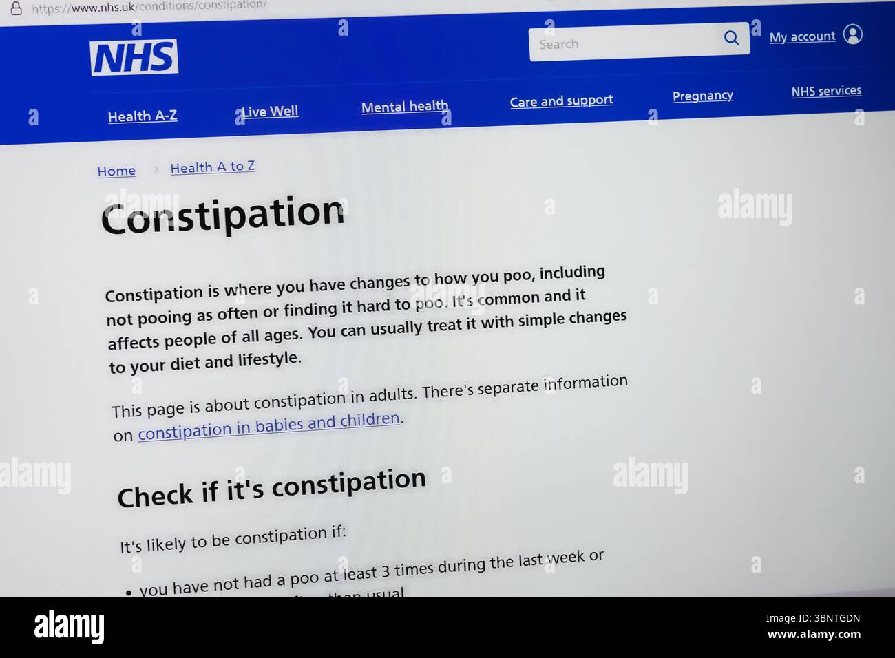 Il sito web della NHS con informazioni sulla stitichezza Foto Stock