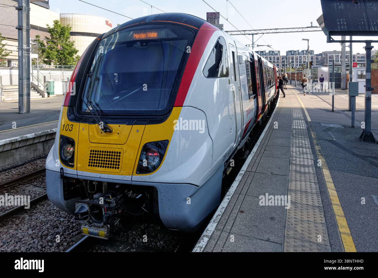 Treno Greater Anglia alla stazione di Londra Stratford, Inghilterra Regno Unito Foto Stock