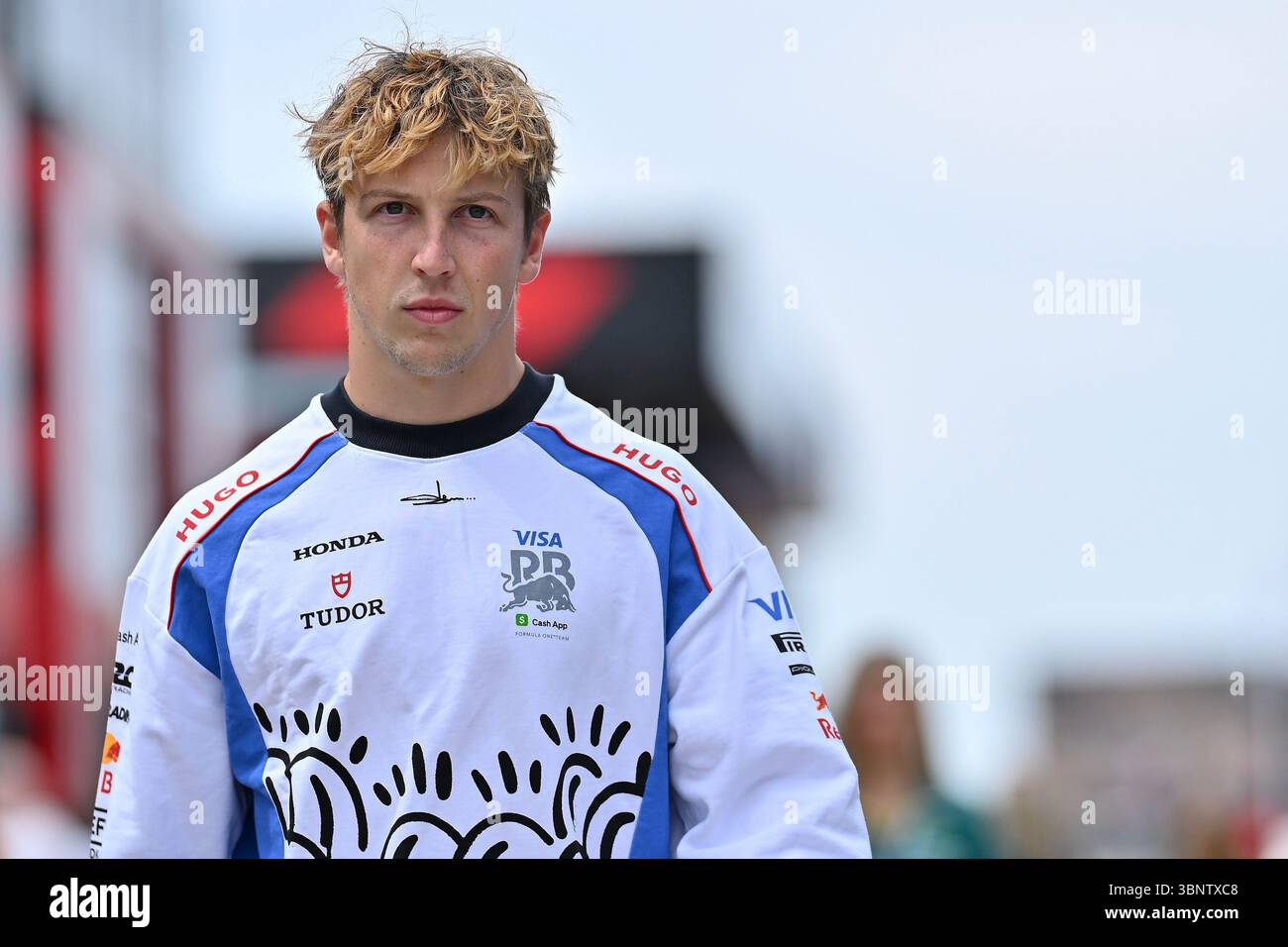 NORTHAMPTON, INGHILTERRA - 4 LUGLIO: Liam Lawson della nuova Zelanda e Visa Cash App RB Formula One Team durante le prove di prova in vista del Gran Premio di F1 di Gran Bretagna sul circuito di Silverstone il 4 luglio 2024 a Northampton, Inghilterra. (Foto di Vince Mignott/Alamy Live News) Foto Stock