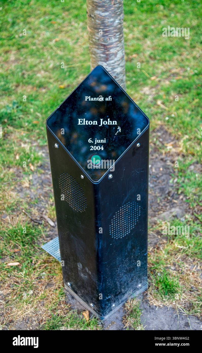Uno degli oratori all'aperto che rappresentano un cantante britannico di fama mondiale in un famoso parco musicale a Kildeparken, Aalborg, Danimarca, 16 luglio 2018 Foto Stock