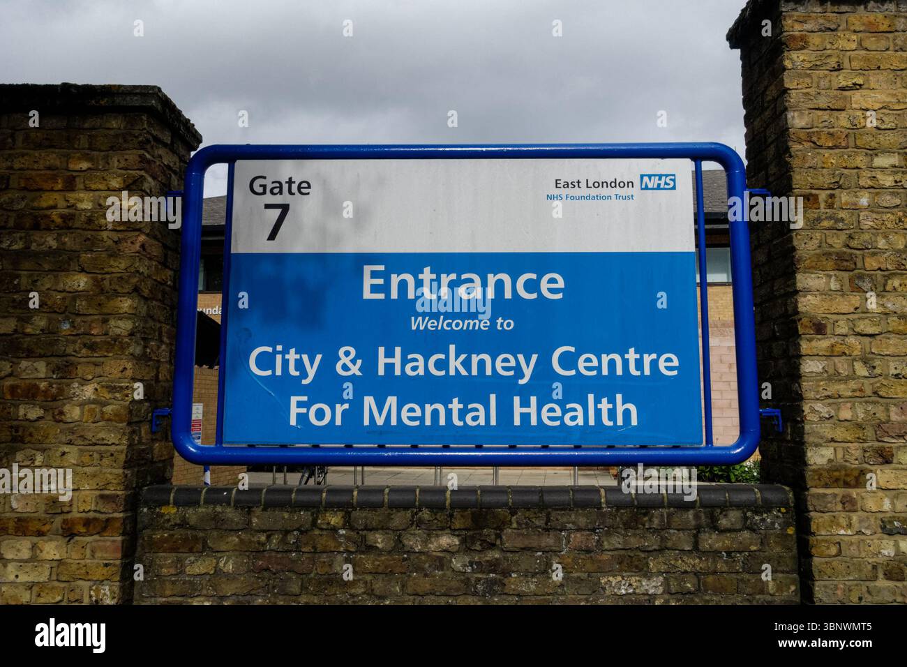 Ingresso al City & Hackney Centre for Mental Health presso l'Homerton University Hospital di Hackney, Londra Inghilterra Regno Unito Foto Stock