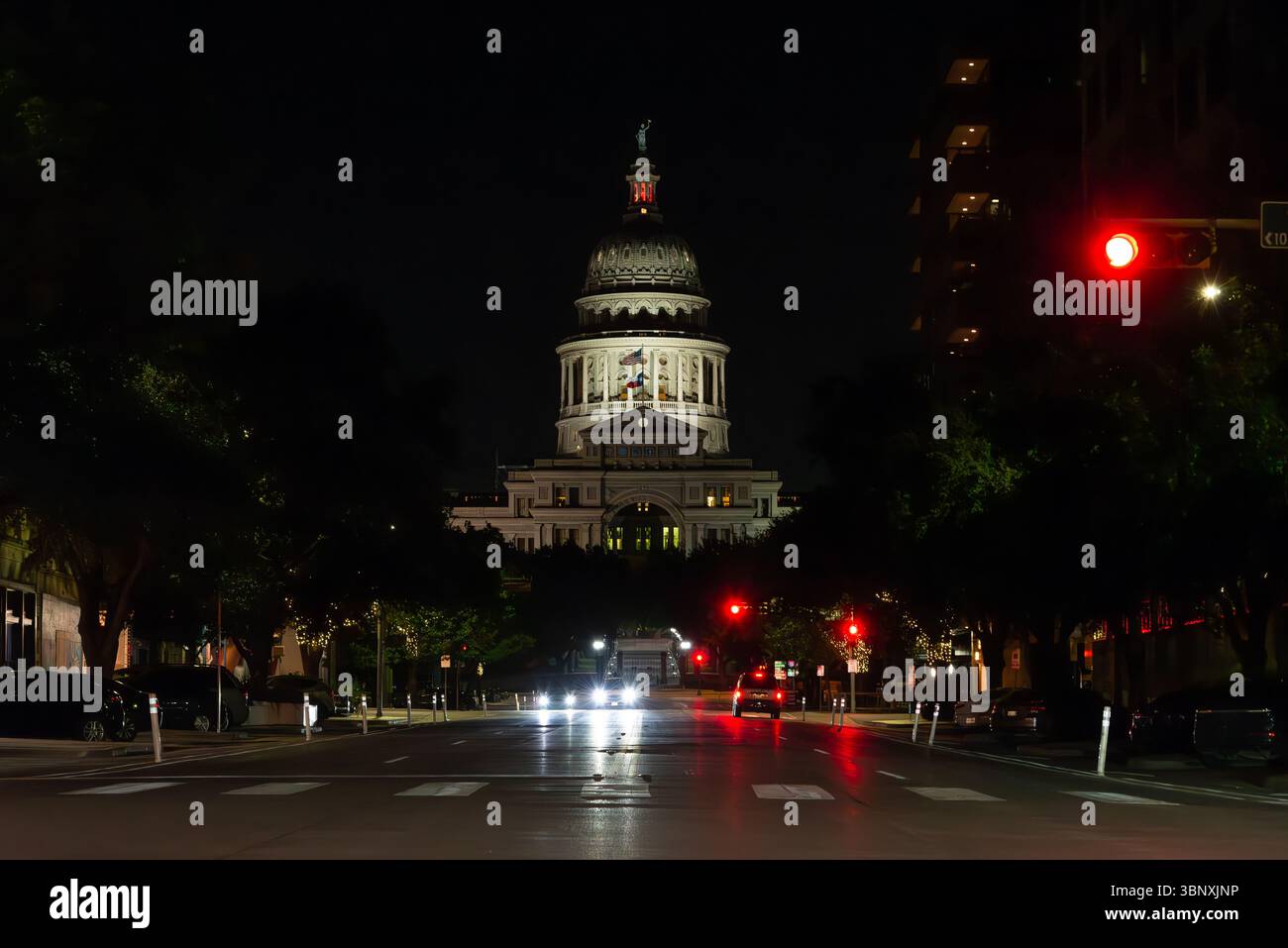 Vista notturna del palazzo del governo del Texas ad Austin, Texas, Stati Uniti. Foto Stock