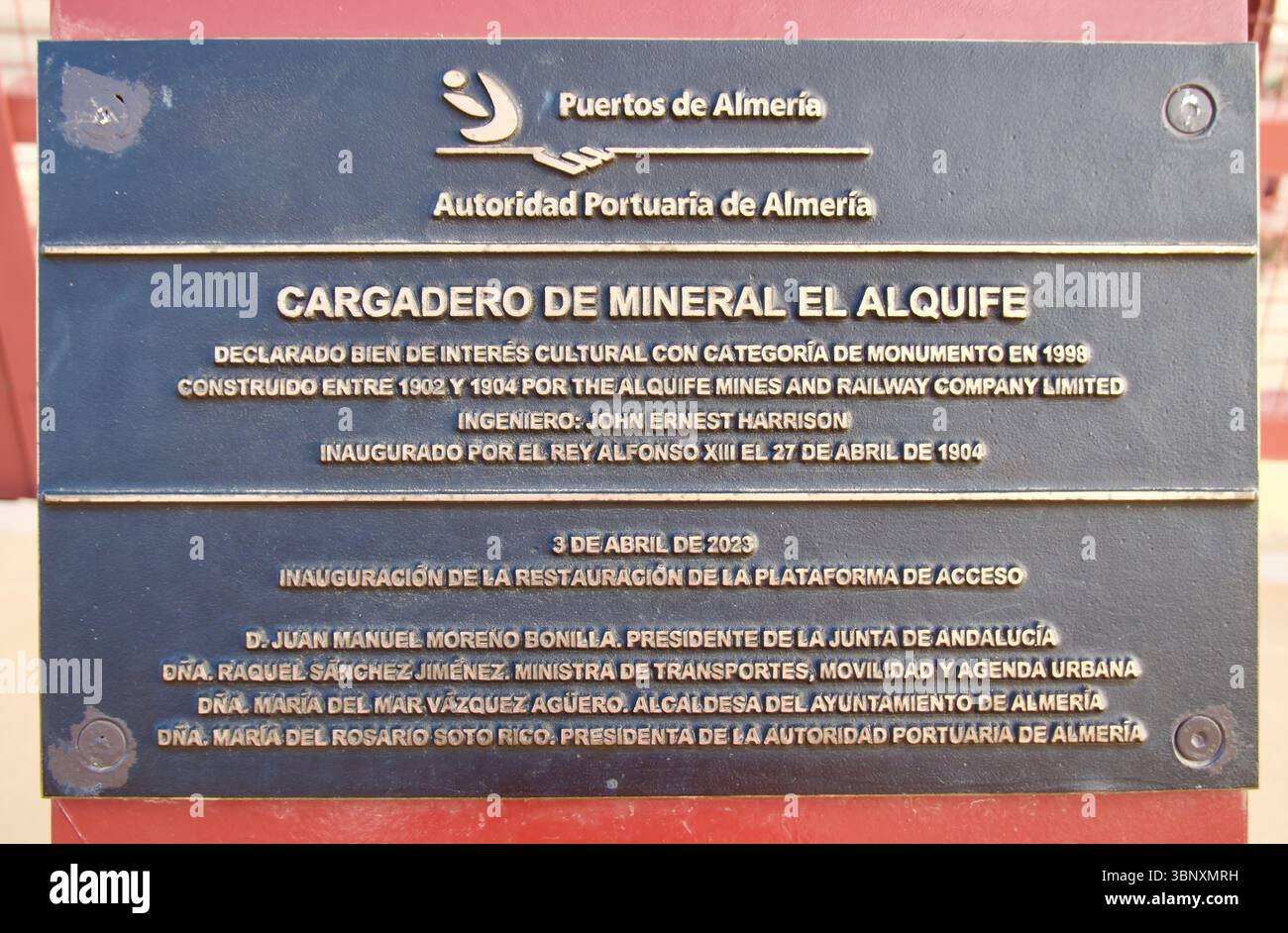 La struttura di ferro elevata di 108 m del bacino di carico di El Alquife o El Cable Inglés trasportava minerale di ferro per ferrovia dalle miniere al porto di Almeria Andalucia in Spagna Foto Stock