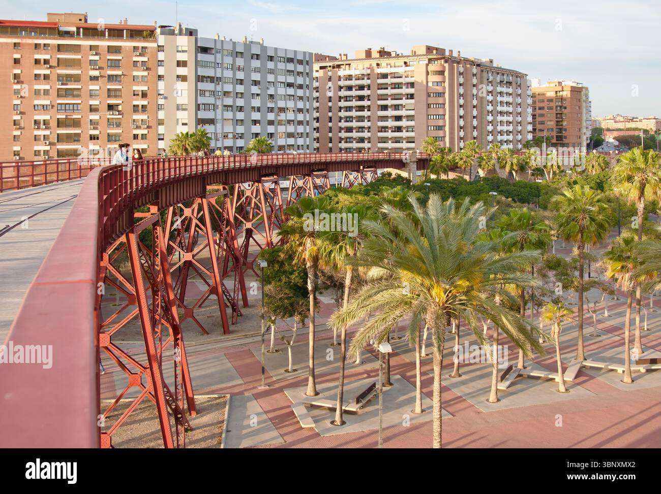 La struttura di ferro elevata di 108 m del bacino di carico di El Alquife o El Cable Inglés trasportava minerale di ferro per ferrovia dalle miniere al porto di Almeria Andalucia in Spagna Foto Stock