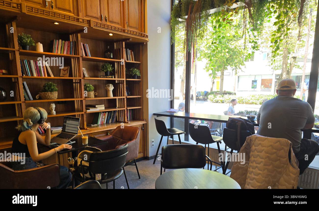 Caffetteria Caffein in via Laisvės a Kaunas, Lituania. Foto Stock