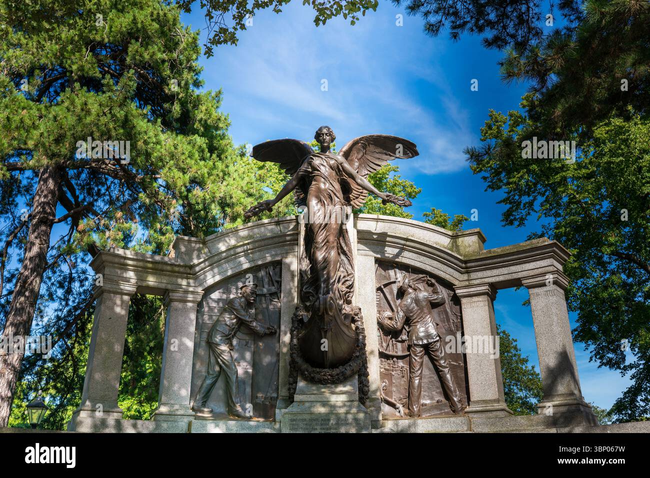 Il Titanic Engineers' Memorial a East Park, Southampton Foto Stock