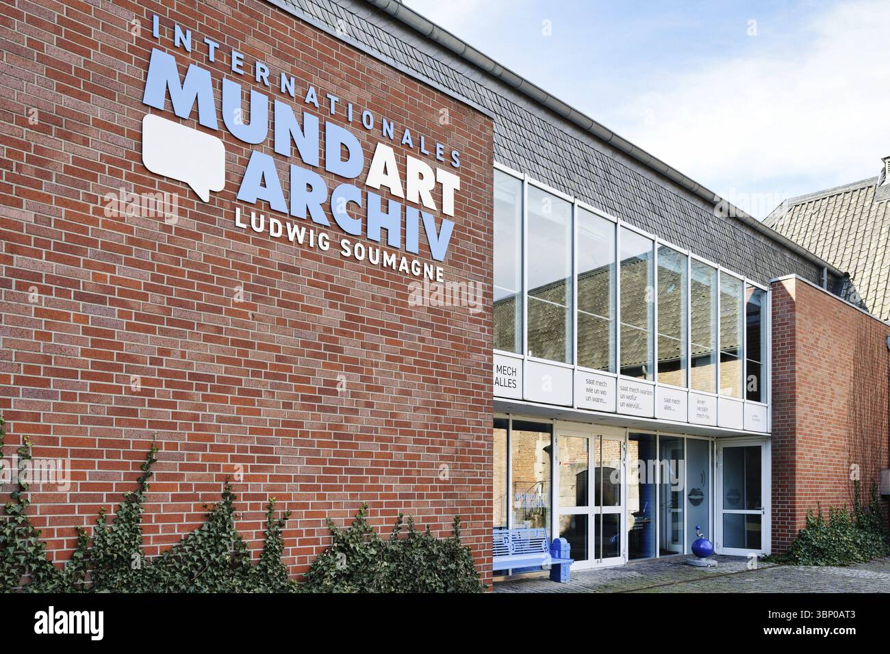 Zons, Germania 06 marzo 2025: Costruzione dell'International Dialect Archive Ludwig Soumagne Research Center for German-Language dialect Letterature in Z Foto Stock