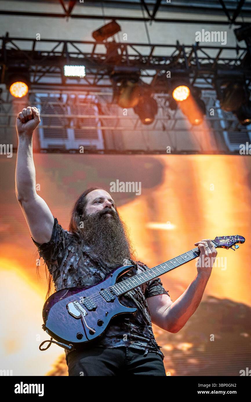 Dream Theater si esibisce al Lucca Summer Festival 2025 Foto Stock