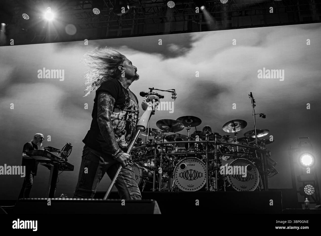 Dream Theater si esibisce al Lucca Summer Festival 2025 Foto Stock