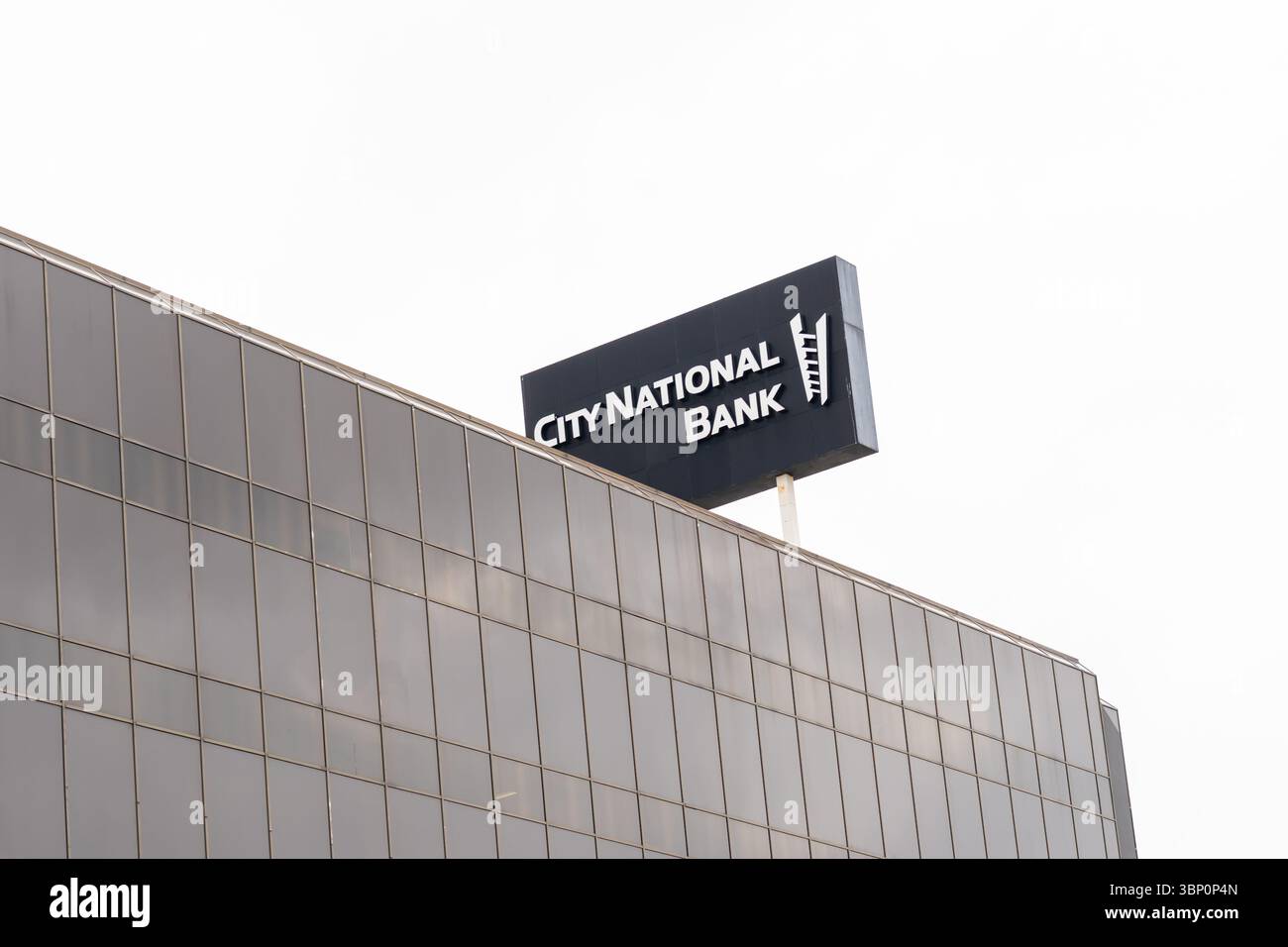 Il logo della City National Bank è apposto sull'edificio di Los Angeles, California, USA. Foto Stock