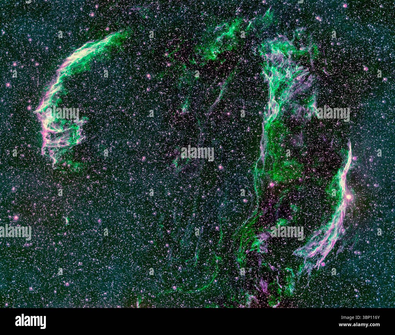 La Nebulosa del velo a Cygnus, con immagini a banda stretta tramite un telescopio di Londra, Regno Unito Foto Stock