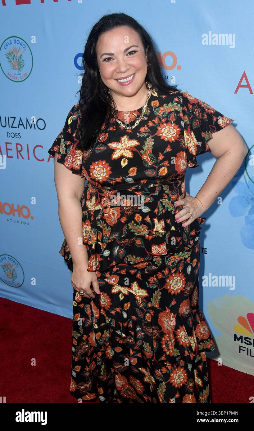 La produttrice Gloria Calderon-Kellett partecipa alla proiezione di "Leguizamo Does America" stagione 2. Foto Stock