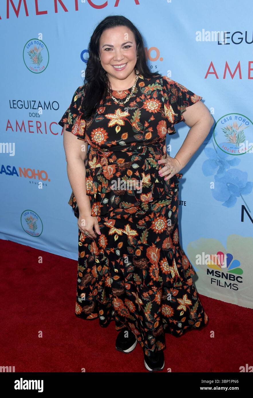 La produttrice Gloria Calderon-Kellett partecipa alla proiezione di "Leguizamo Does America" stagione 2. Foto Stock