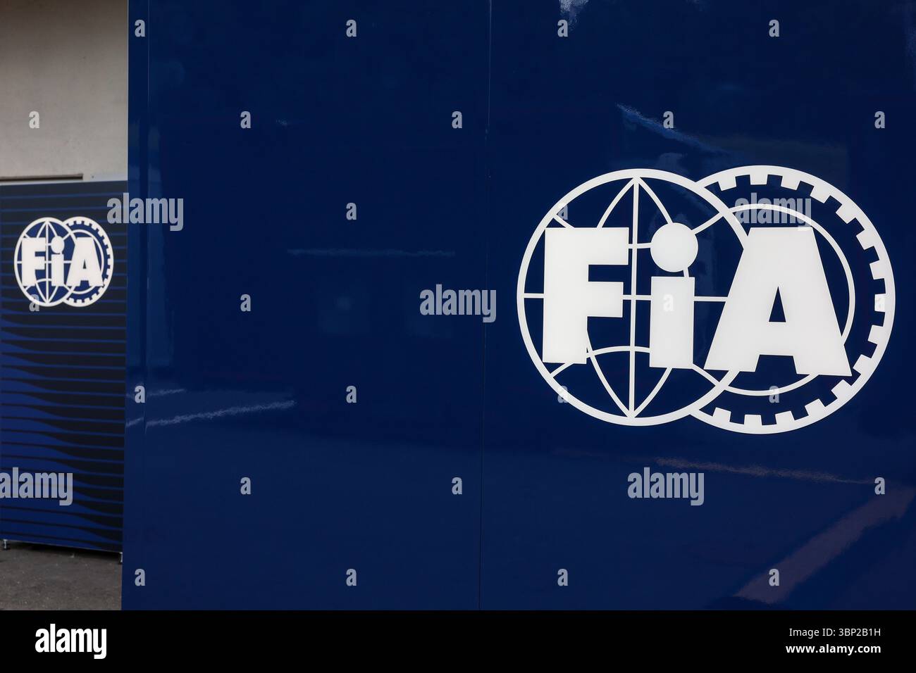 Red Bull Ring, 28 giugno 2025. Formula 1 MSC Cruises Gran Premio d'Austria 2025. Nella foto: Logo FIA © Piotr Zajac/Alamy Live News Foto Stock