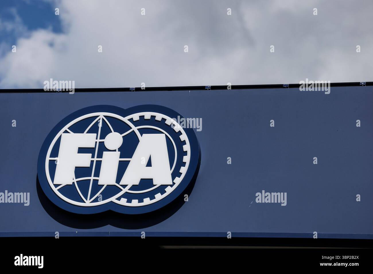 Red Bull Ring, 28 giugno 2025. Formula 1 MSC Cruises Gran Premio d'Austria 2025. Nella foto: Logo FIA © Piotr Zajac/Alamy Live News Foto Stock