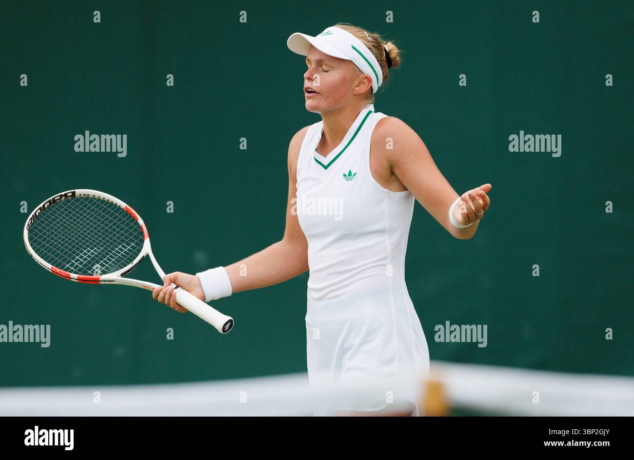 Londra, Regno Unito. 5 luglio 2025. La belga Jeline Vandromme sembra sgretolata durante una partita di tennis contro lo spagnolo Torner-Sensano, nel primo turno dei singoli femminili al torneo Grand slam di Wimbledon 2025, sabato 05 luglio 2025 all'All England Tennis Club, nel sud-ovest di Londra, in Gran Bretagna. BELGA PHOTO BENOIT DOPPAGNE credito: Belga News Agency/Alamy Live News Foto Stock