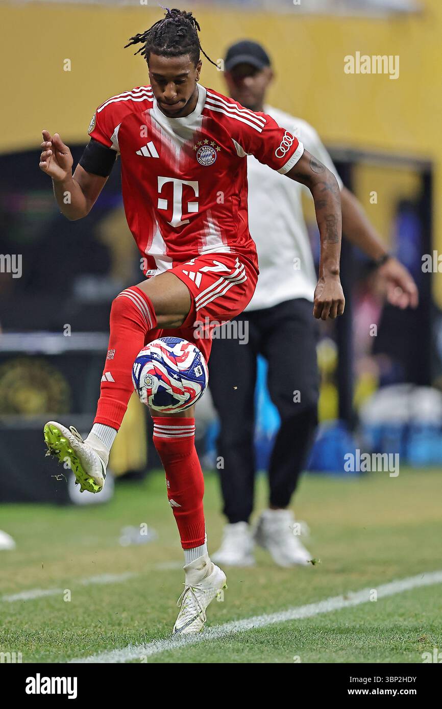 Atlanta, Stati Uniti. 5 luglio 2025. Michael Olise del Bayern Monaco, durante la partita tra PSG e FC Bayern Monaco, per i quarti di finale della Coppa del mondo per club FIFA 2025, al Mercedes-Benz Stadium di Atlanta, Stati Uniti, il 5 luglio 2025. Foto: Heuler Andrey/DiaEsportivo/Alamy Live News crediti: DiaEsportivo/Alamy Live News Foto Stock