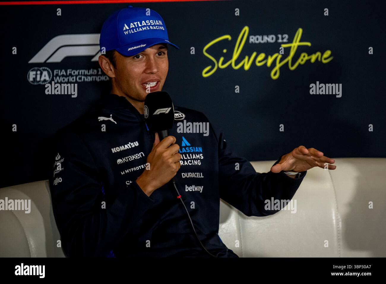 Silverstone, Regno Unito, 03 luglio 2025, Alex Albon, dalla Thailandia gareggia per Williams Racing. Il Gran Premio di Gran Bretagna 2025 The Build Up, che si svolge a Silverstone, Regno Unito. Crediti: Michael Potts/Alamy Live News Foto Stock