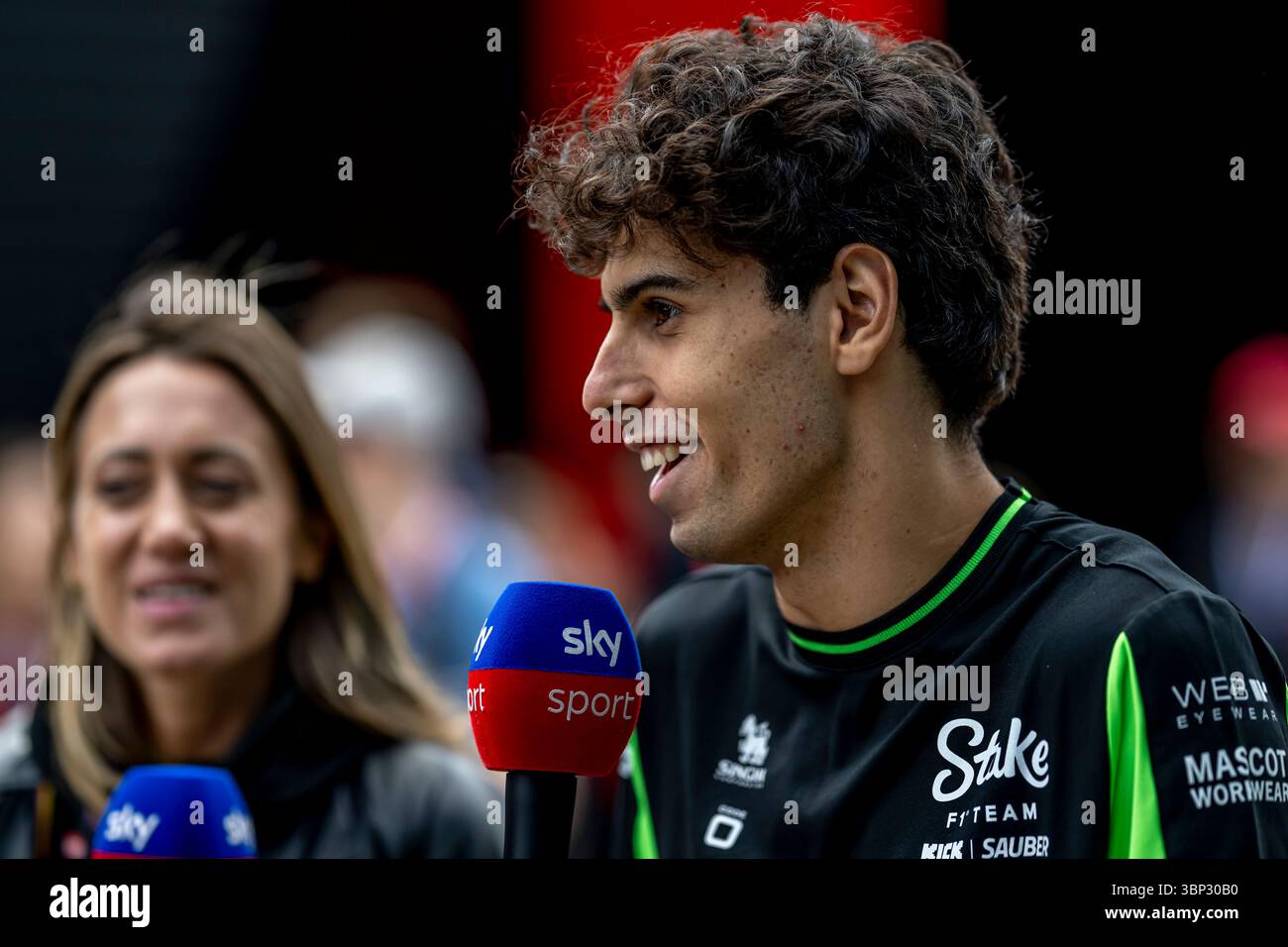 Silverstone, Regno Unito, 03 luglio 2025, Gabriel Bortoleto, dal Brasile gareggia per il team Stake F1. Il Gran Premio di Gran Bretagna 2025 The Build Up, che si svolge a Silverstone, Regno Unito. Crediti: Michael Potts/Alamy Live News Foto Stock