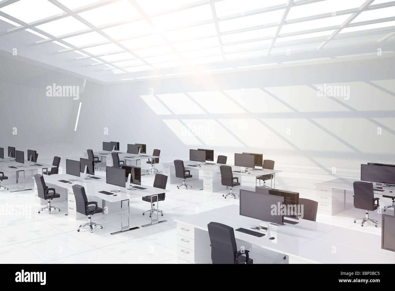 Computer sui tavoli in ufficio Foto Stock