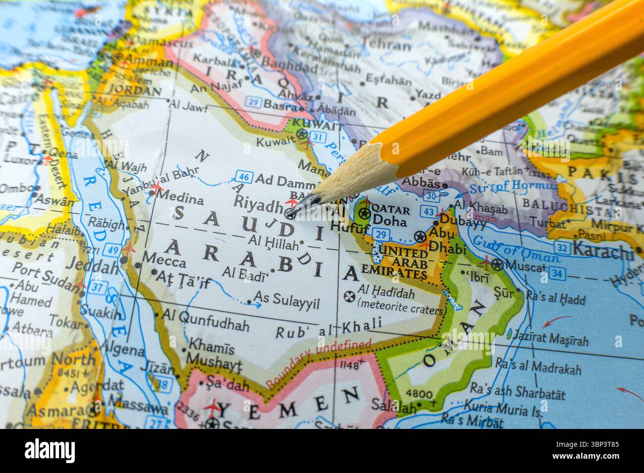 Riyadh – Arabia Saudita sulla mappa. Matita che indica la città o lo stato Foto Stock