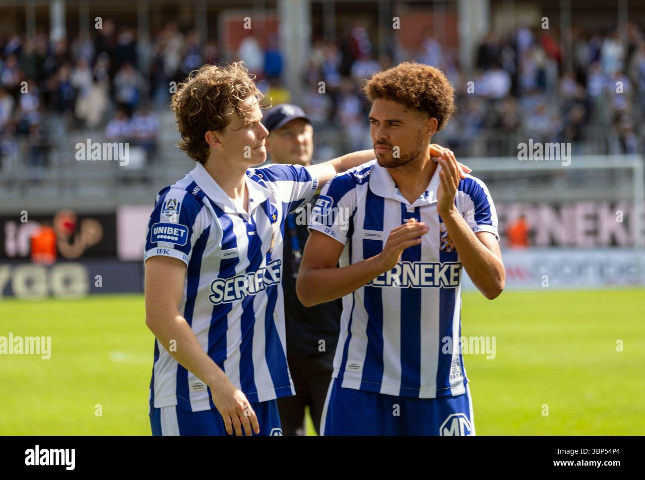 Gothenburg, Svezia. 6 luglio 2025. Kolbeinn Thordarson e Thomas Santos celebrano la vittoria per 3-1 nella partita tra IFK Gothenburg e IK Sirius in svedese Allsvenskan a Gamla Ullevi. Crediti: Per Ljung/Alamy Live News Foto Stock
