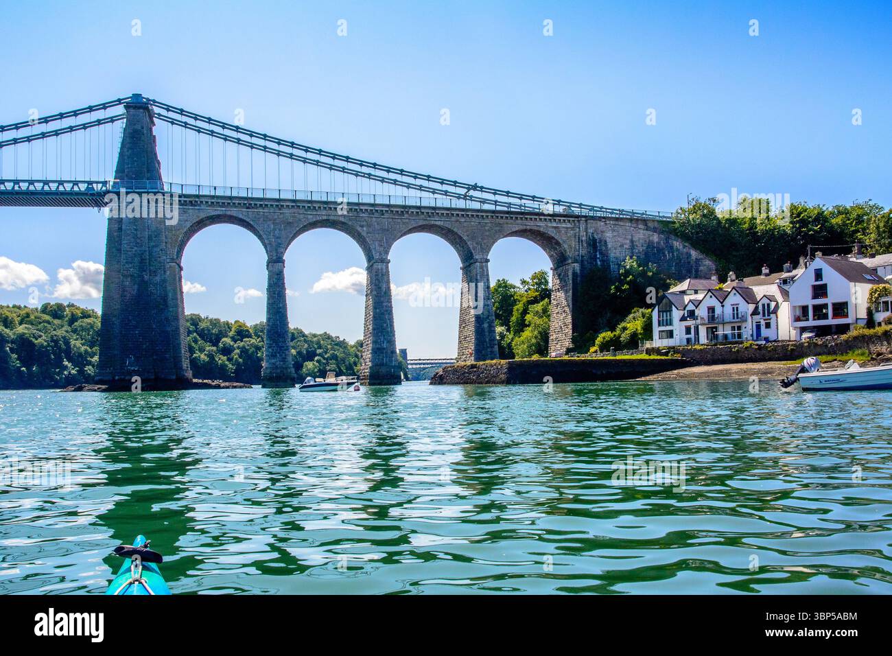Il Telford Suspension Bridge sullo stretto di Menai, Galles Foto Stock