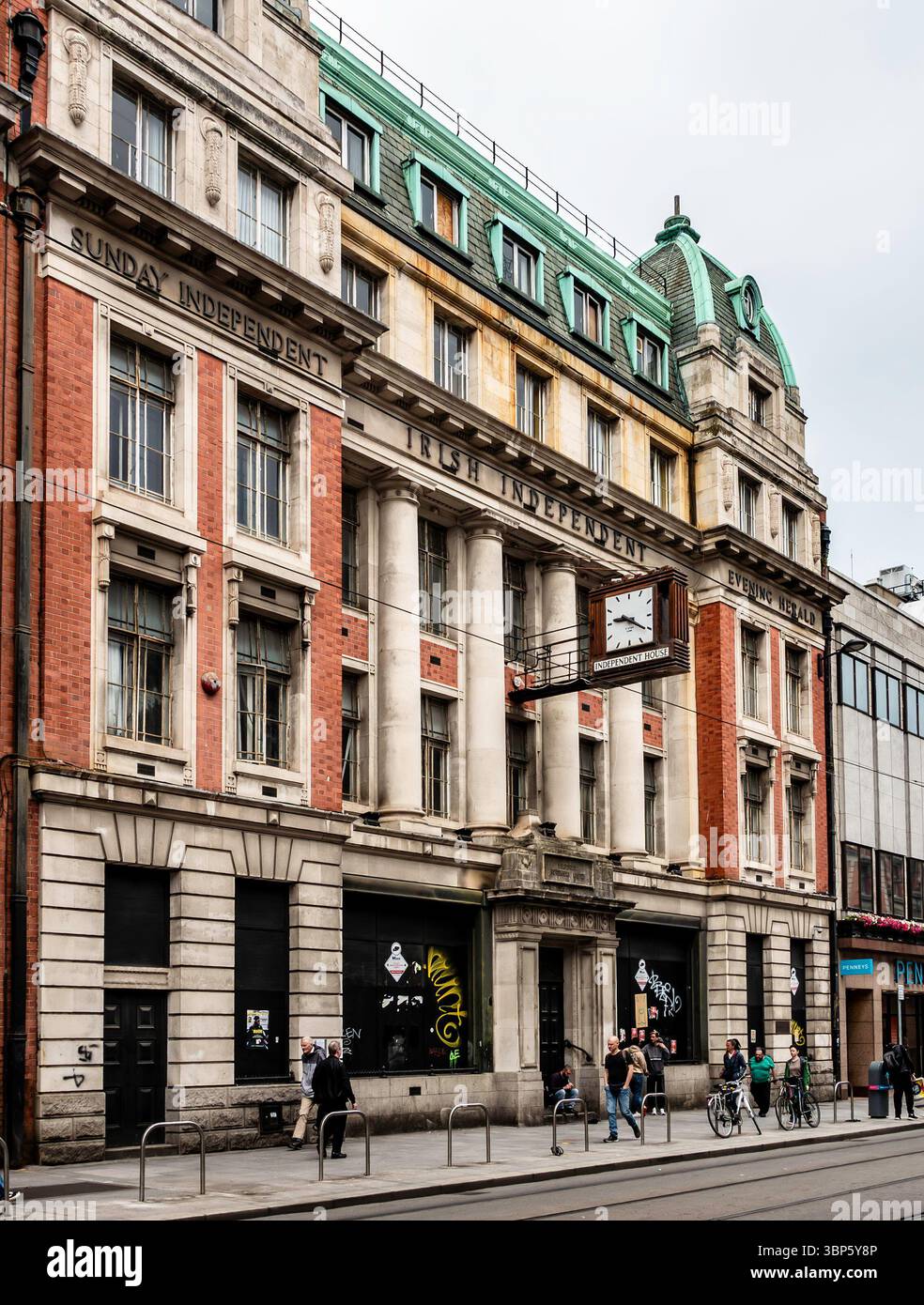 Ex uffici indipendenti irlandesi in Abbey Street, Dublino. Ora vacante, l'edificio storico ha il permesso di pianificare la sistemazione per studenti redevelo Foto Stock