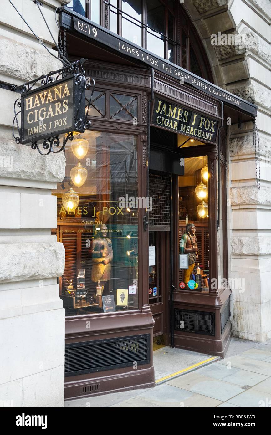 James J. Fox negozio di sigari, commerciante di sigari a Londra Inghilterra Regno Unito Regno Unito Foto Stock