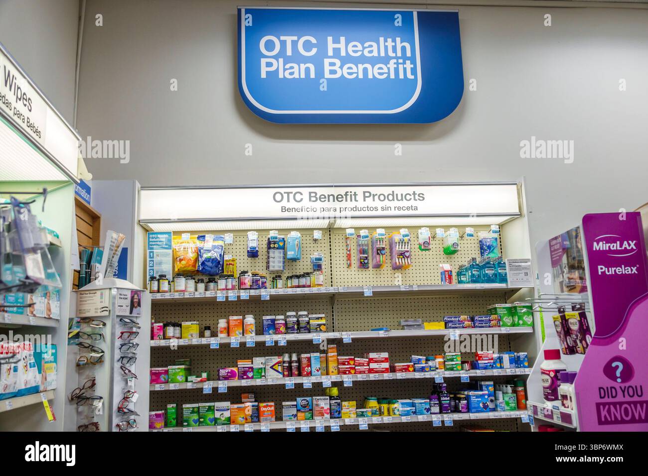 Miami Beach Florida, North Beach, farmacia CVS, interno, OTC Health Plan Benefit Aisle, farmaci da banco, vitamine prodotti, to Foto Stock