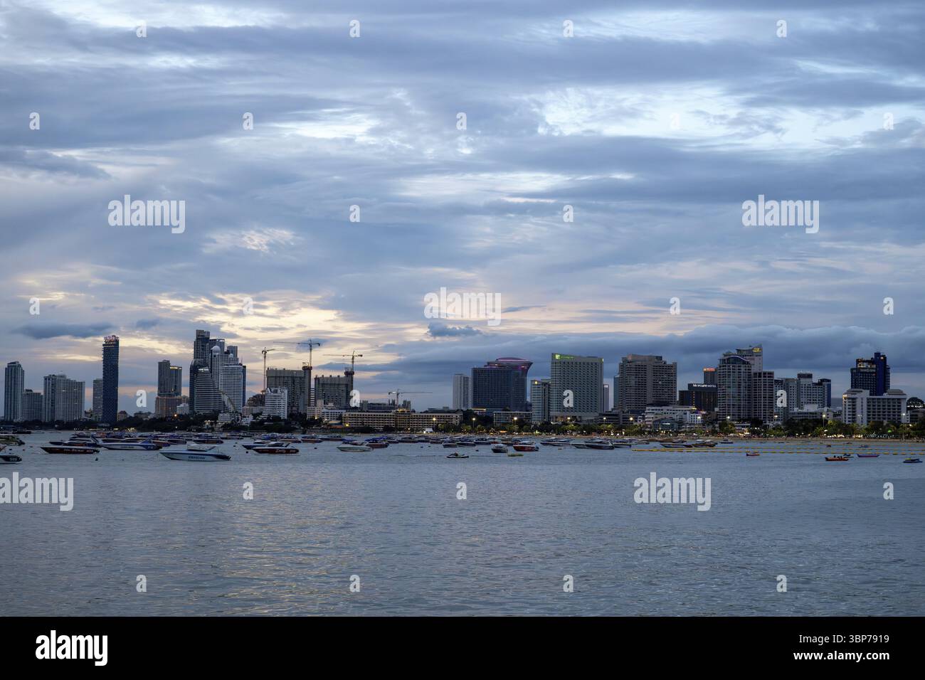 Skyline Pattaya City, Pattaya, Thailandia, Asia Foto Stock
