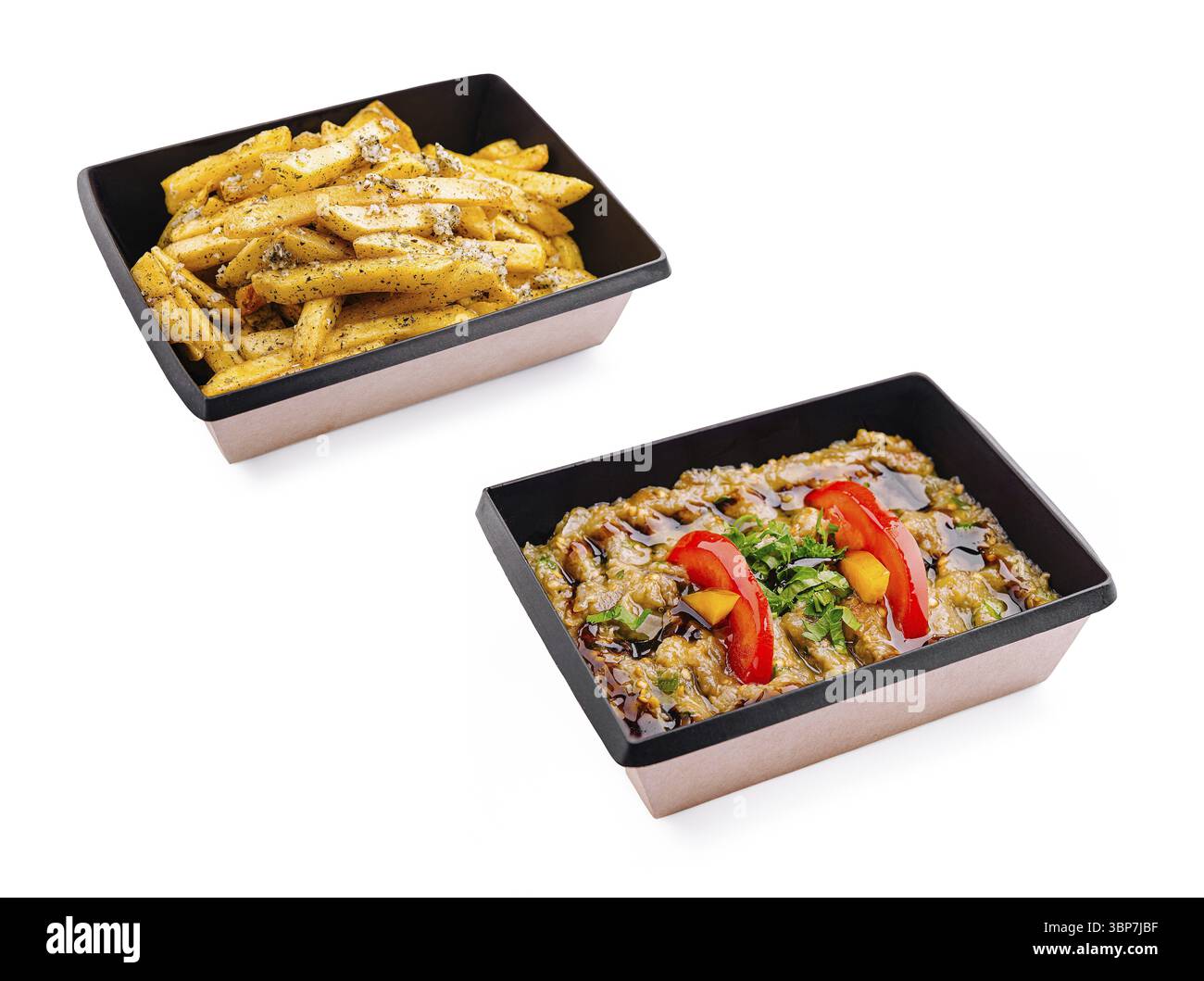 Cibo, Un piatto presenta patatine fritte croccanti condite insieme a un piatto abbondante condito con verdure colorate. Questo pasto rappresenta un delizioso pasto culinario Foto Stock