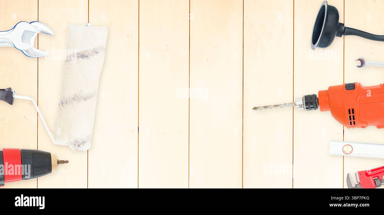 Utensili fai da te su sfondo in legno Foto Stock