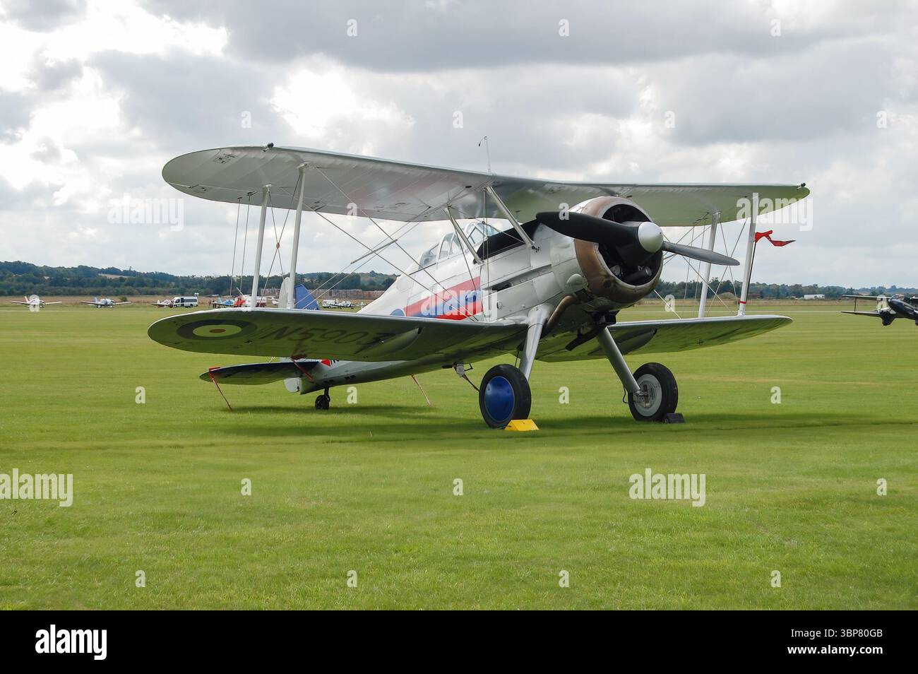 Biplano vintage Gloster Gladiator Warbird al Duxford Airshow, Inghilterra. Aerei della seconda guerra mondiale. Foto Stock